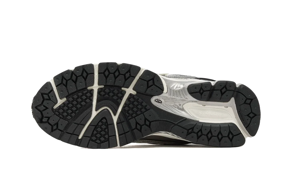 New Balance 1906R Silver Black