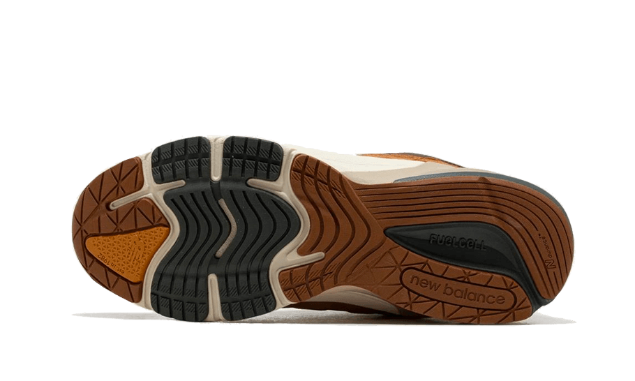 New Balance 990 V6 Carhartt WIP Sculpture Center