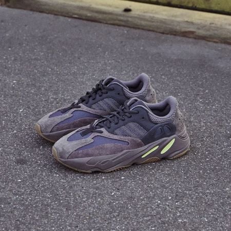 Adidas Yeezy 700 Mauve