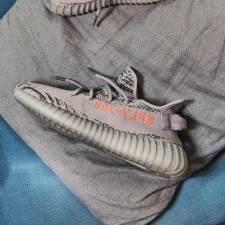 Yeezy Boost 350 V2 Beluga 2.0 (Sneakers)