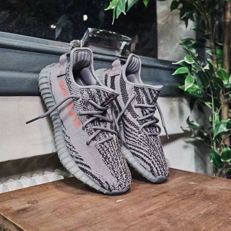 Yeezy Boost 350 V2 Beluga 2.0 (Sneakers)