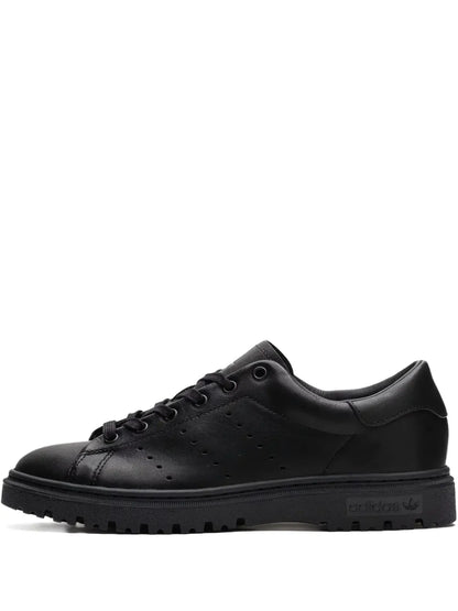 adidas Stan Smith Freizeit Sneakers — Black — Size US M 8 - US W 9.5 — Front View