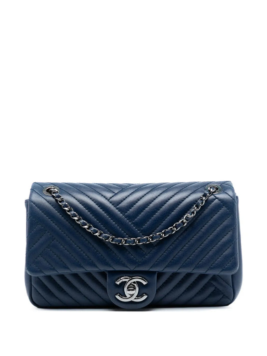 Chanel Pre Owned 2015 2016 Small Lambskin Cc Crossing Flap Shoulder Bag — Same as shown — Size One Size — Front View