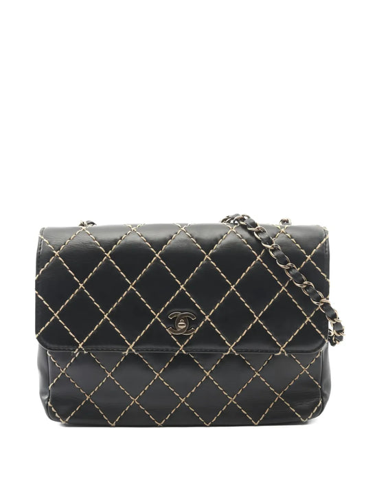 Chanel Pre Owned 2000 2002 Chain Shoulder Bag — Same as shown — Size One Size — Front View