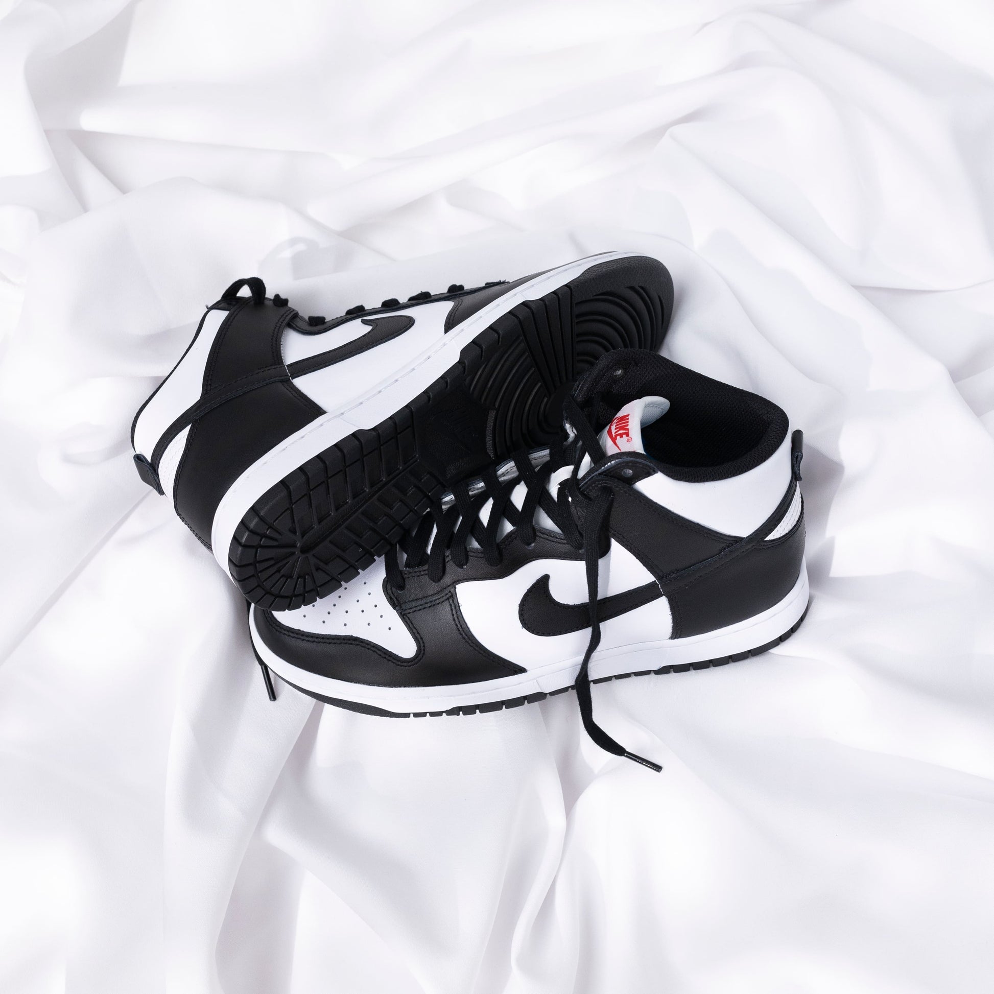 Nike Dunk High Panda (2021)