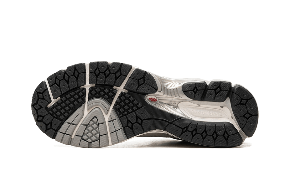 new-balance-2002r-gore-tex-concrete