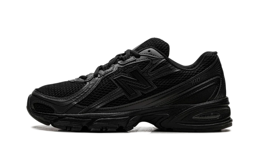 New Balance 740 Black