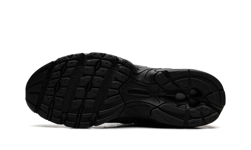 New Balance 740 Black