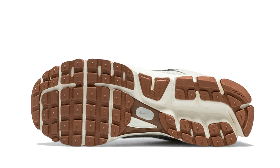 nike-zoom-vomero-5-light-orewood-brown