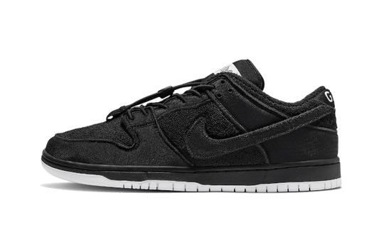 SB Dunk Low Gnarhunters
