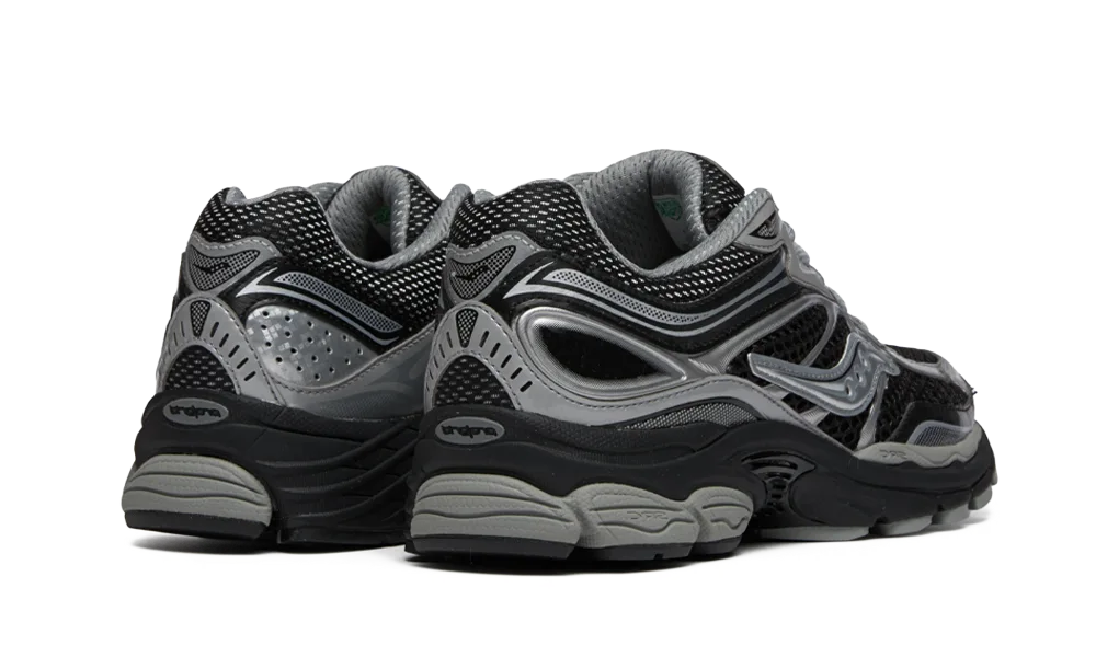 Saucony ProGrid Omni 9 Black Silver — vue de profil