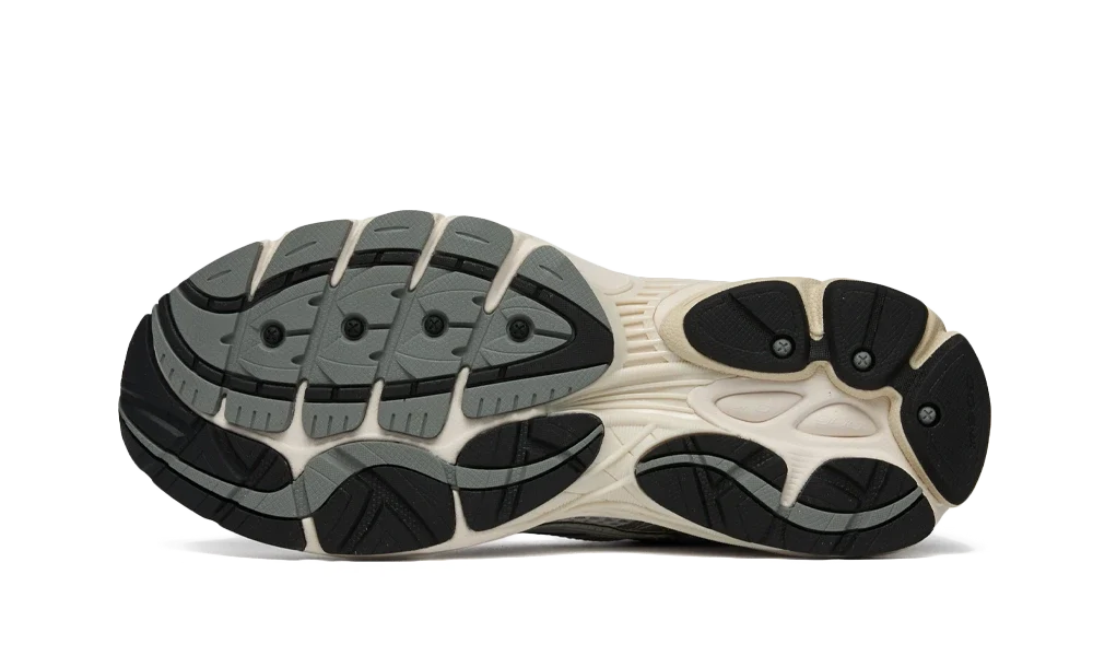 Saucony ProGrid Omni 9 TMY White Silver