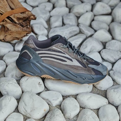 Adidas Yeezy Boost 700 V2 Geode