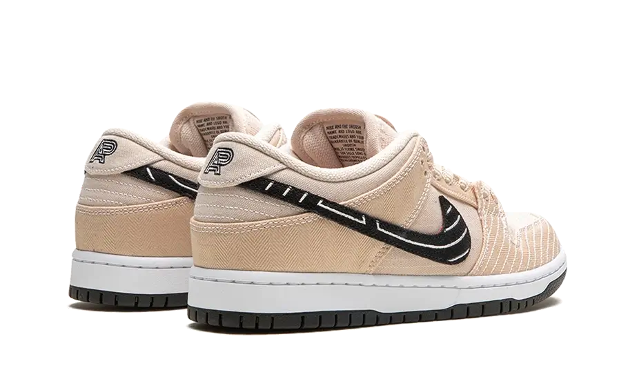 Nike SB Dunk Low Albino & Preto 