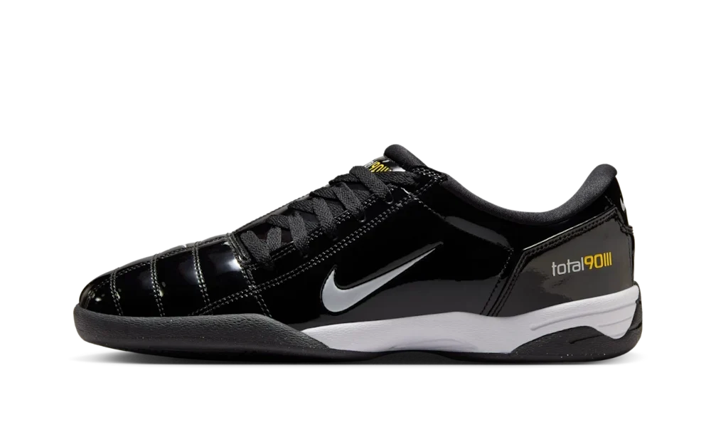 Nike Total 90 Black and White