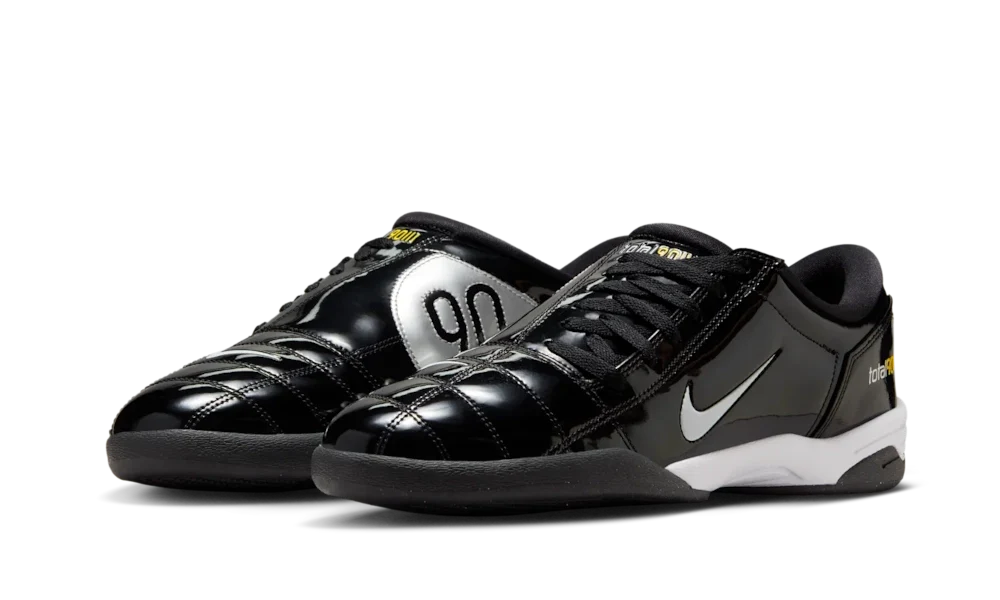 Nike Total 90 Black and White